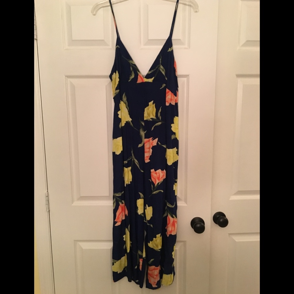 Floral forever 21 wide leg jumpsuit size medium